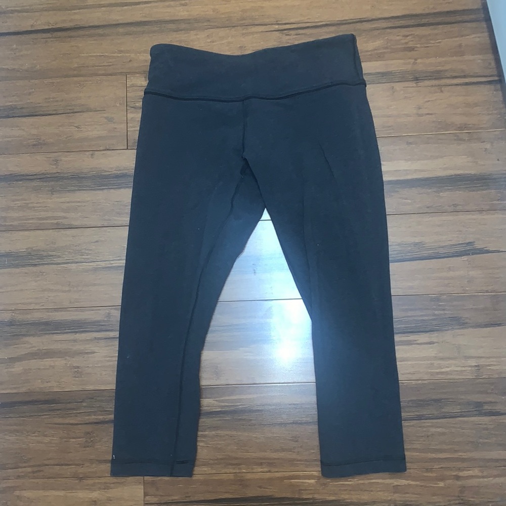 Lululemon Wunder Under Crop Grey Size 6